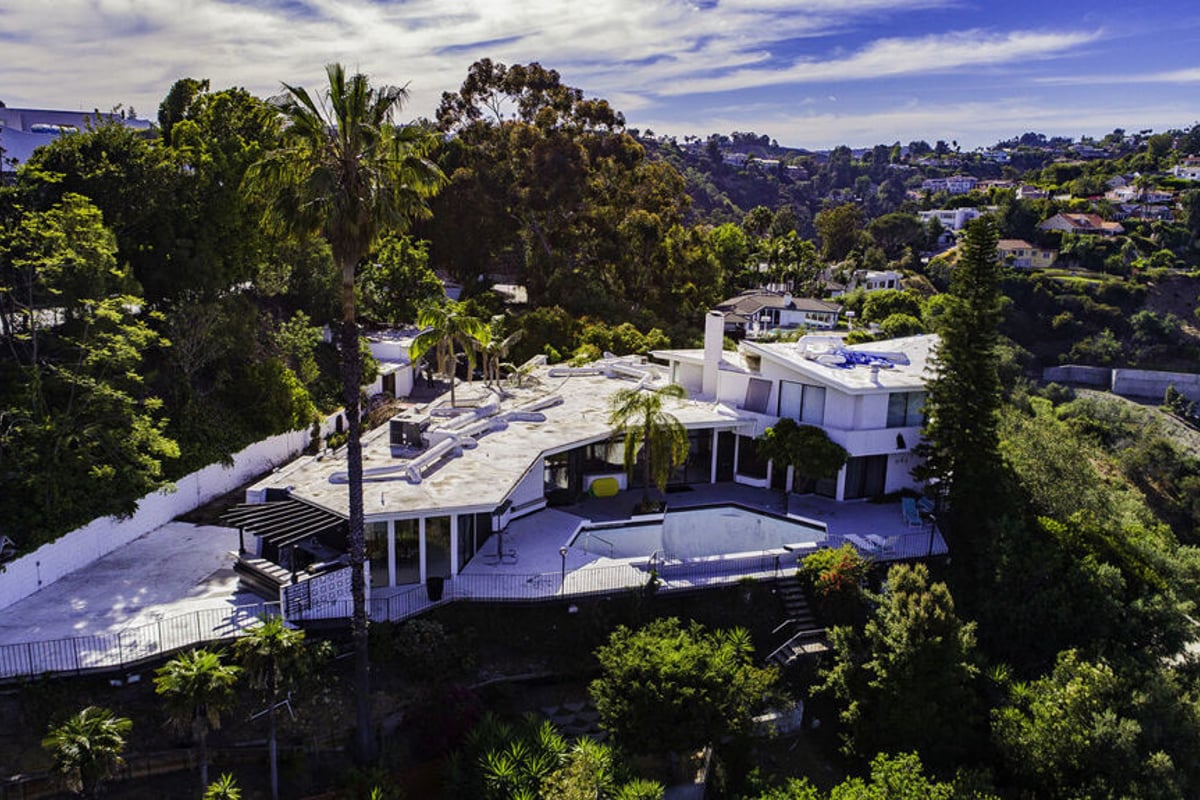 960 Stradella Road, Los Angeles, CA 90077 — photo 1 of 28