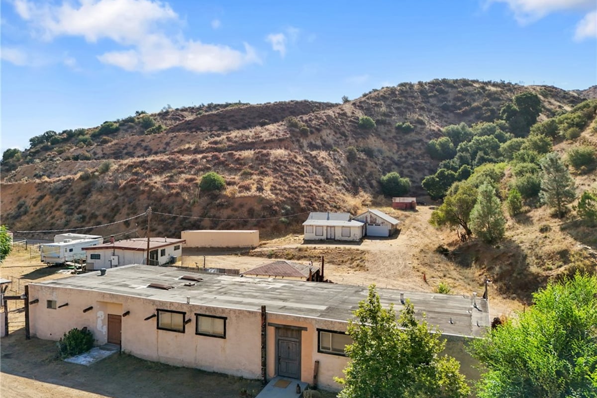 13684 Sierra, Agua Dulce, CA 91390 — photo 1 of 28