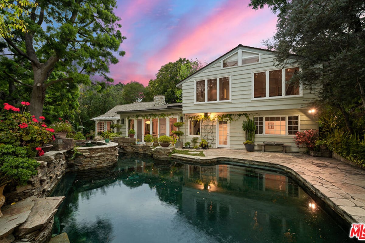 2576 Benedict Canyon Drive, Beverly Hills, CA 90210 — photo 1 of 22