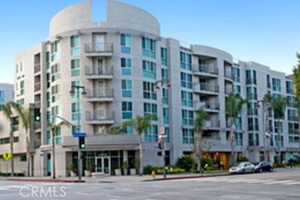 267 S San Pedro Street, Los Angeles, CA 90012 — photo 1 of 24