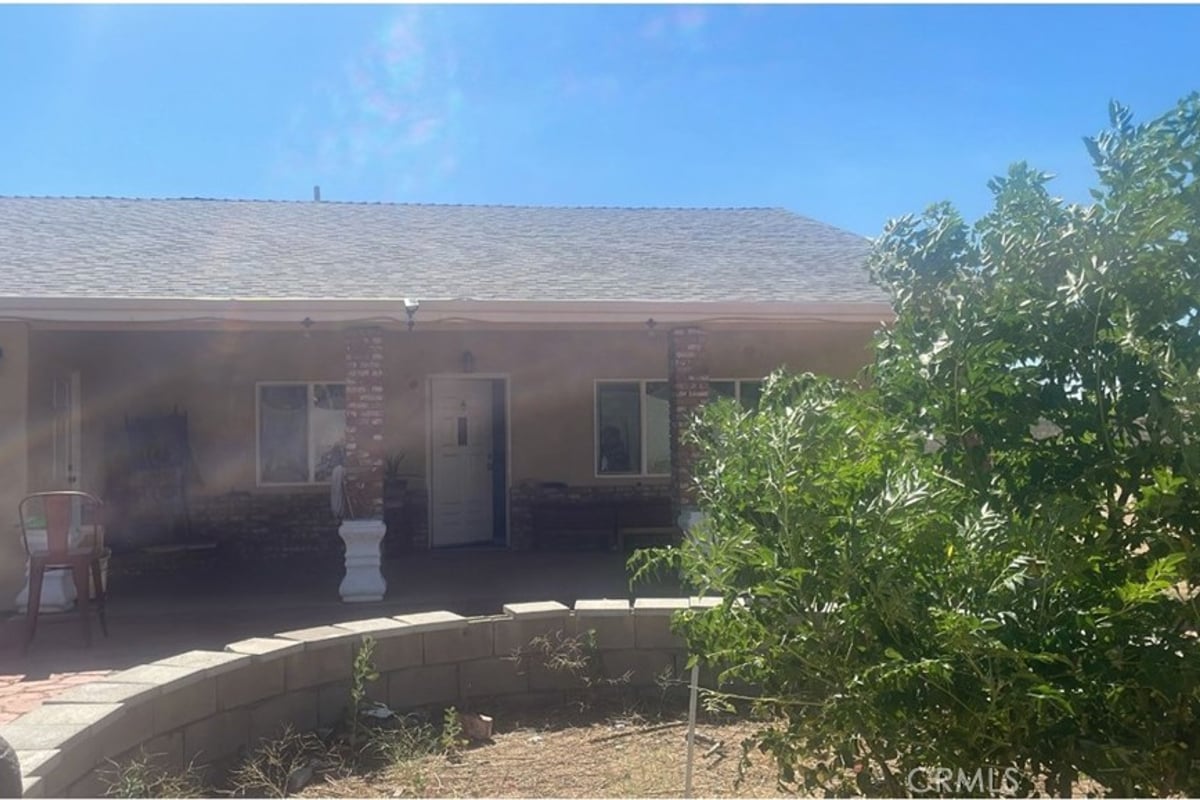 41037 34th Street W, Palmdale, CA 93551 — photo 1 of 4