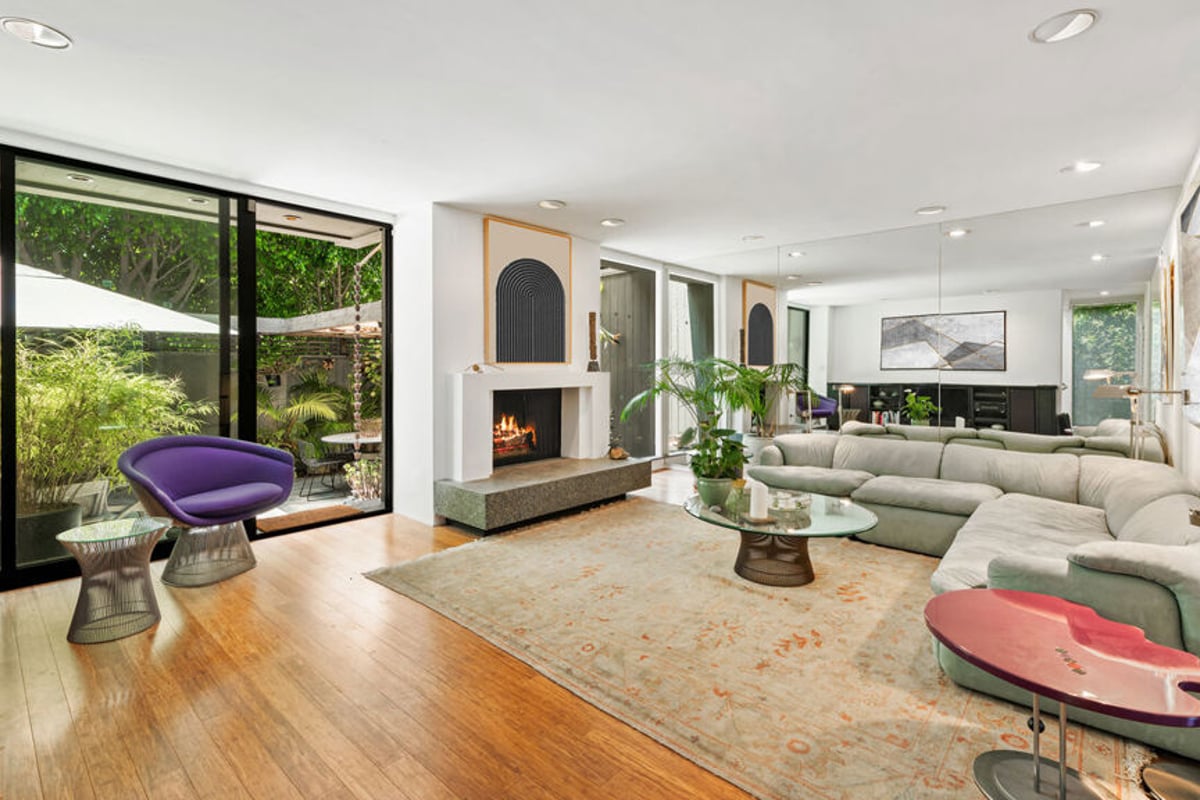 853 S Bundy Drive, Los Angeles, CA 90049 — photo 1 of 24