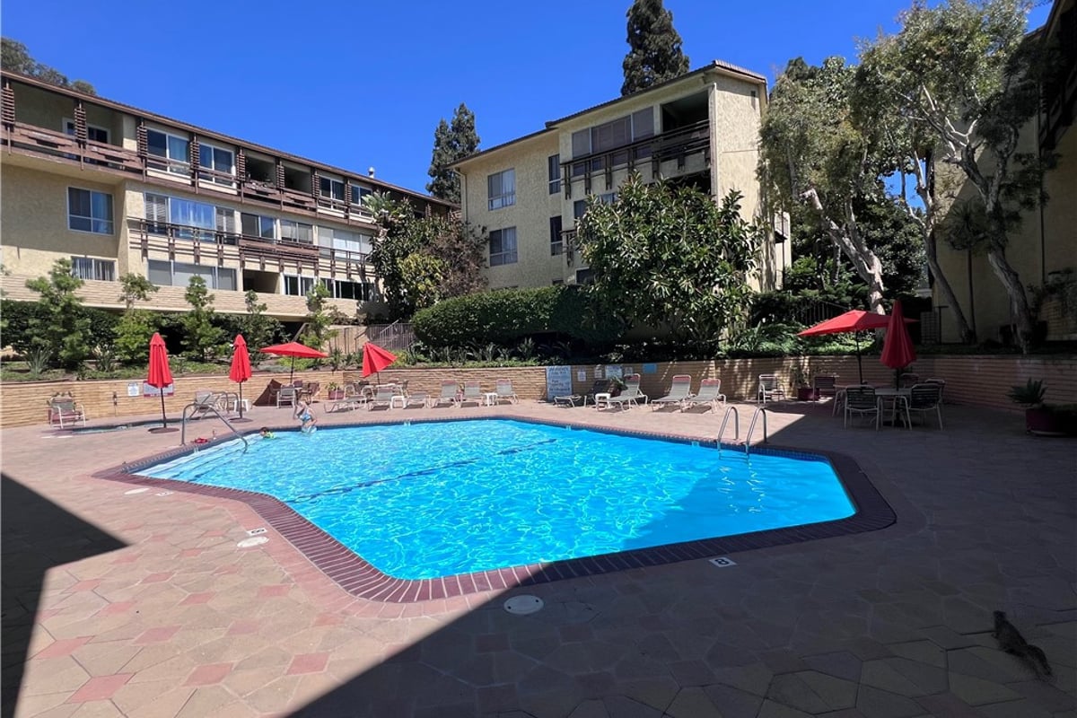 5600 Kensington Way 209, Culver City, CA 90230 — photo 1 of 25