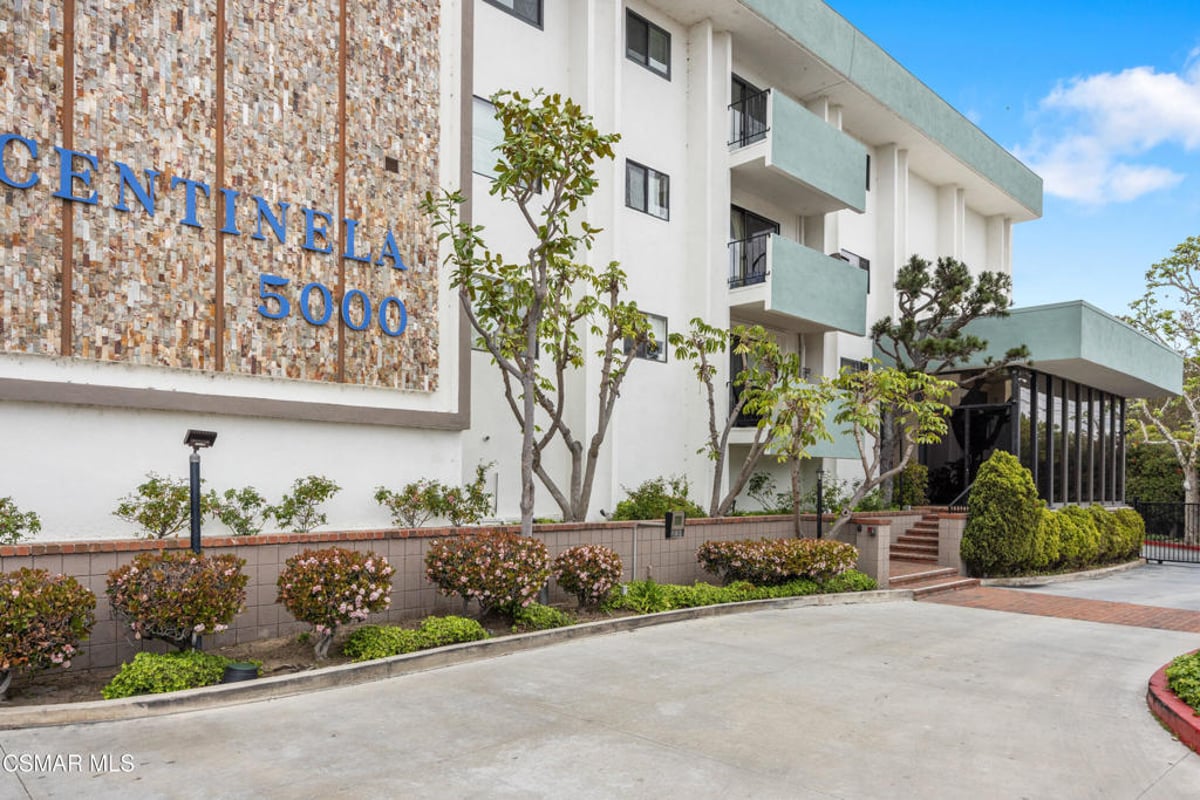 5000 S Centinela Avenue 109, Los Angeles, CA 90066 — photo 1 of 30