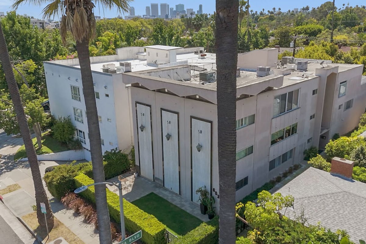 603 N Doheny Drive 2B, Beverly Hills, CA 90210 — photo 1 of 21