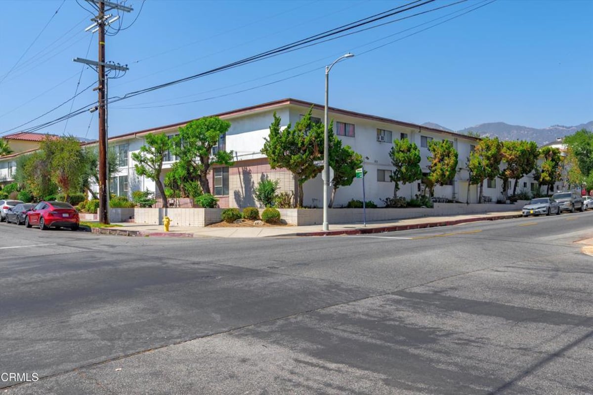 13050 Dronfield Ave 21, Sylmar, CA 91342 — photo 1 of 19