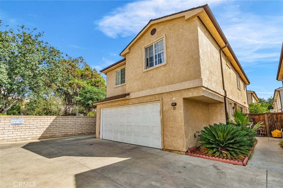9155 Cedros Avenue 12, Panorama City, CA 91402 — photo 1 of 34