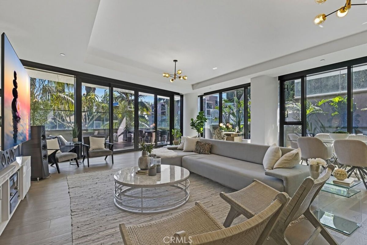 8420 W Sunset Boulevard 108, Los Angeles, CA 90069 — photo 1 of 53
