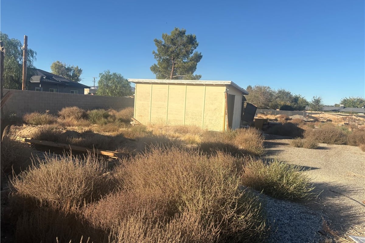 43029 7th Street E, Lancaster, CA 93535 — photo 1 of 6