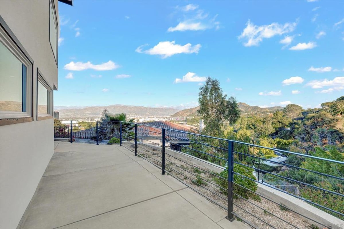 3546 Multiview Drive, Los Angeles, CA 90068 — photo 1 of 12