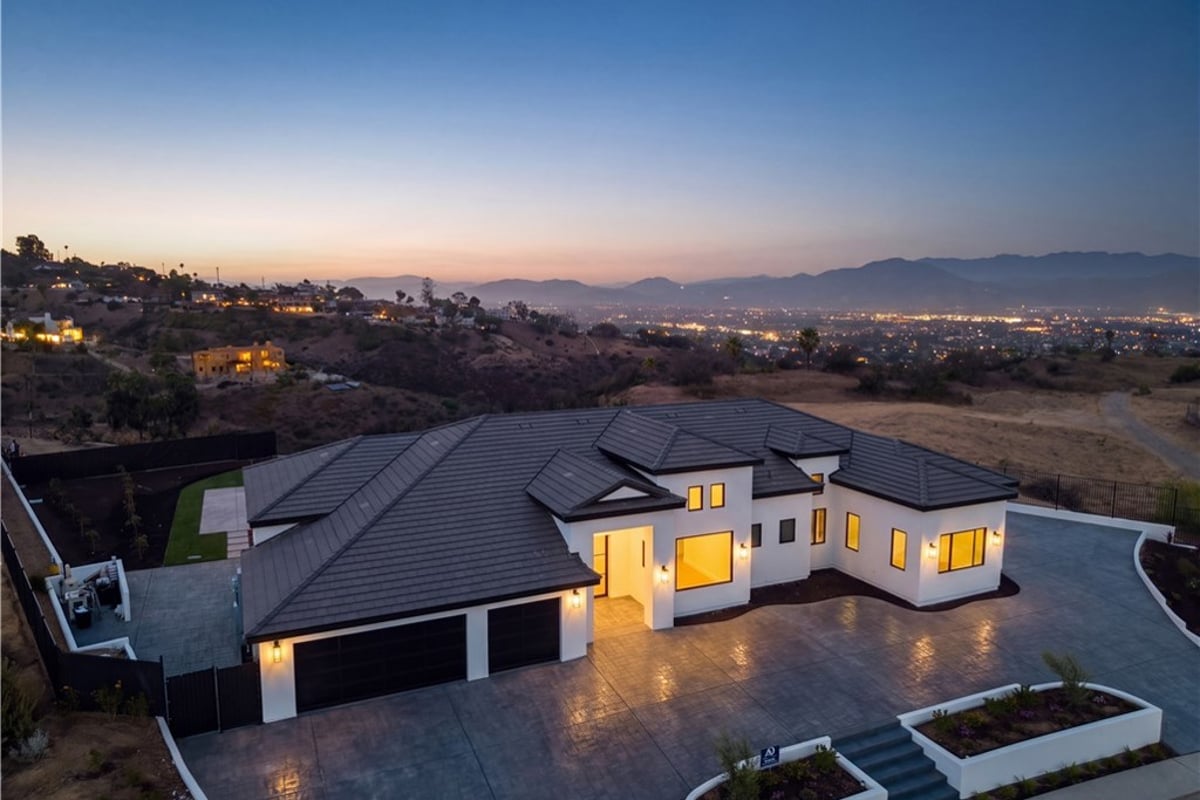 3118 Old Coach, Camarillo, CA 93010 — photo 1 of 49