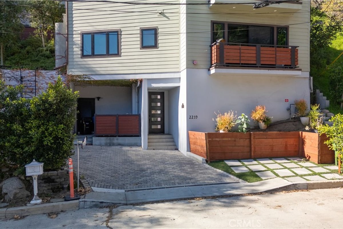 2239 Laurel Canyon, Los Angeles, CA 90046 — photo 1 of 35
