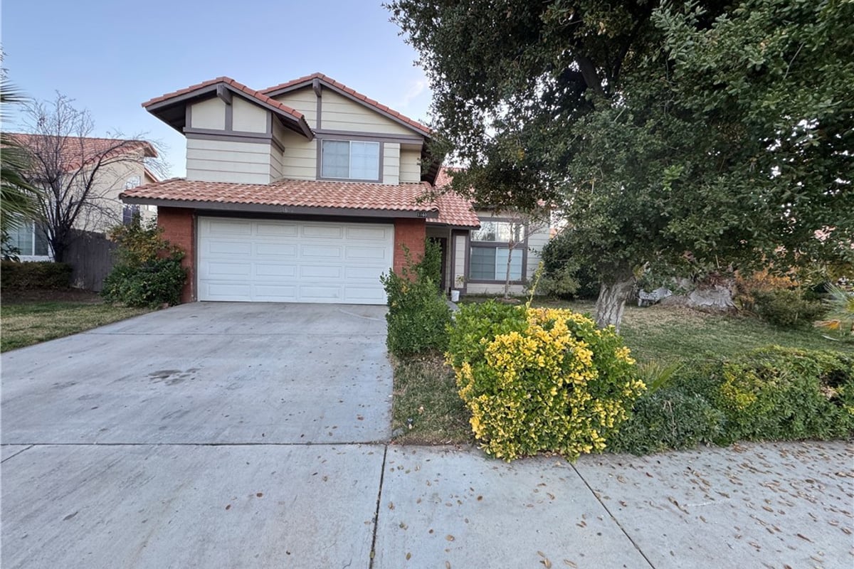 1160 Garnet, Palmdale, CA 93550 — photo 1 of 44