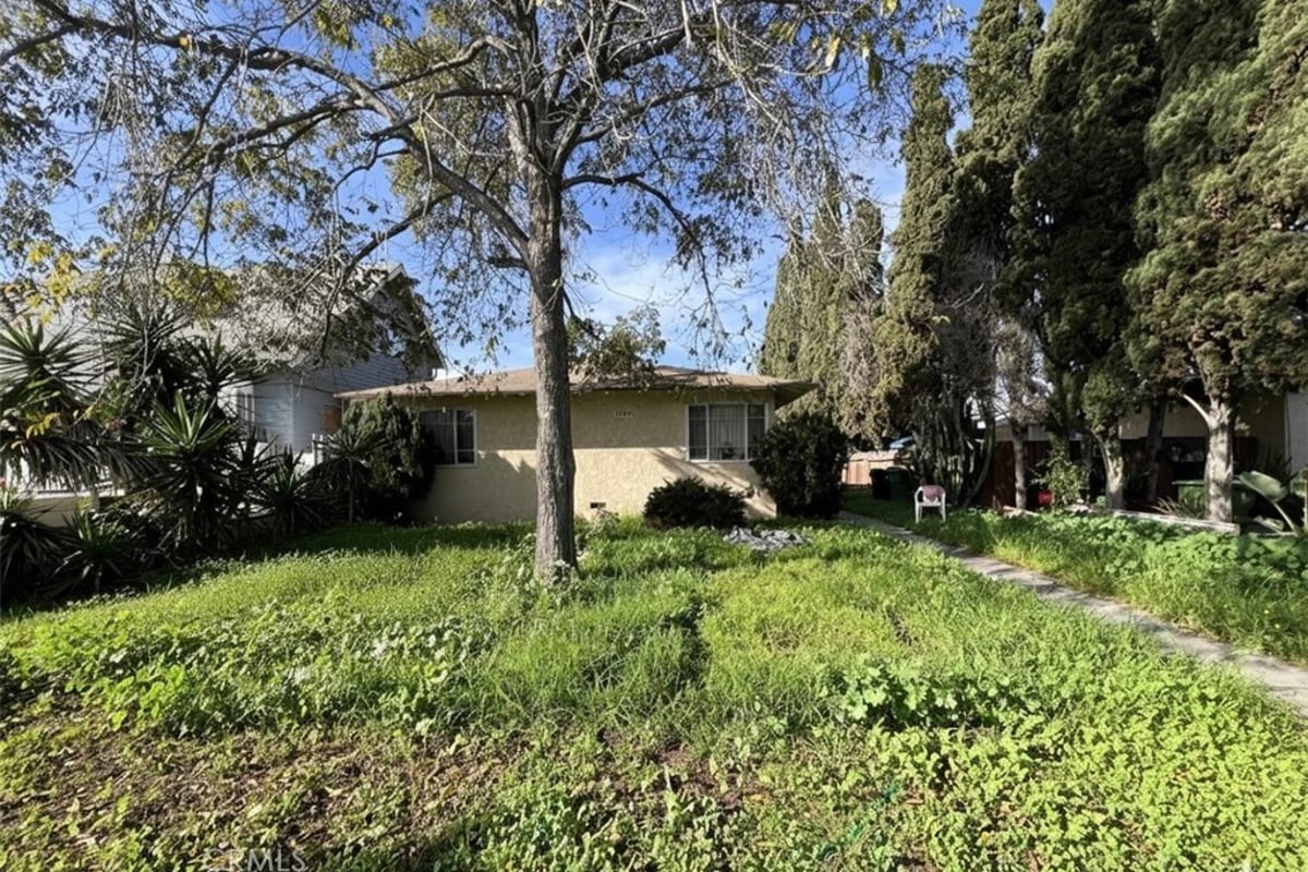 3013 Halldale Avenue, Los Angeles, CA 90018 — photo 1 of 11