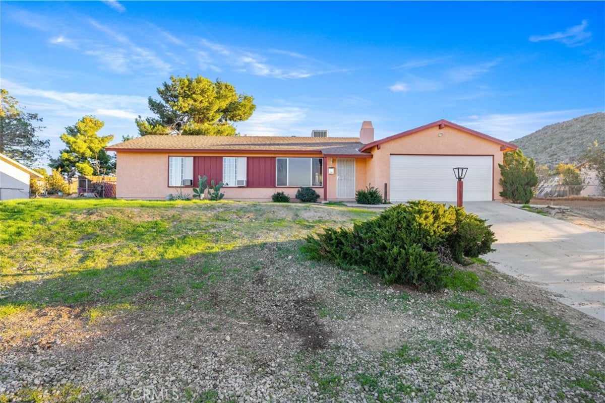 40020 176th Street E, Palmdale, CA 93591 — photo 1 of 31