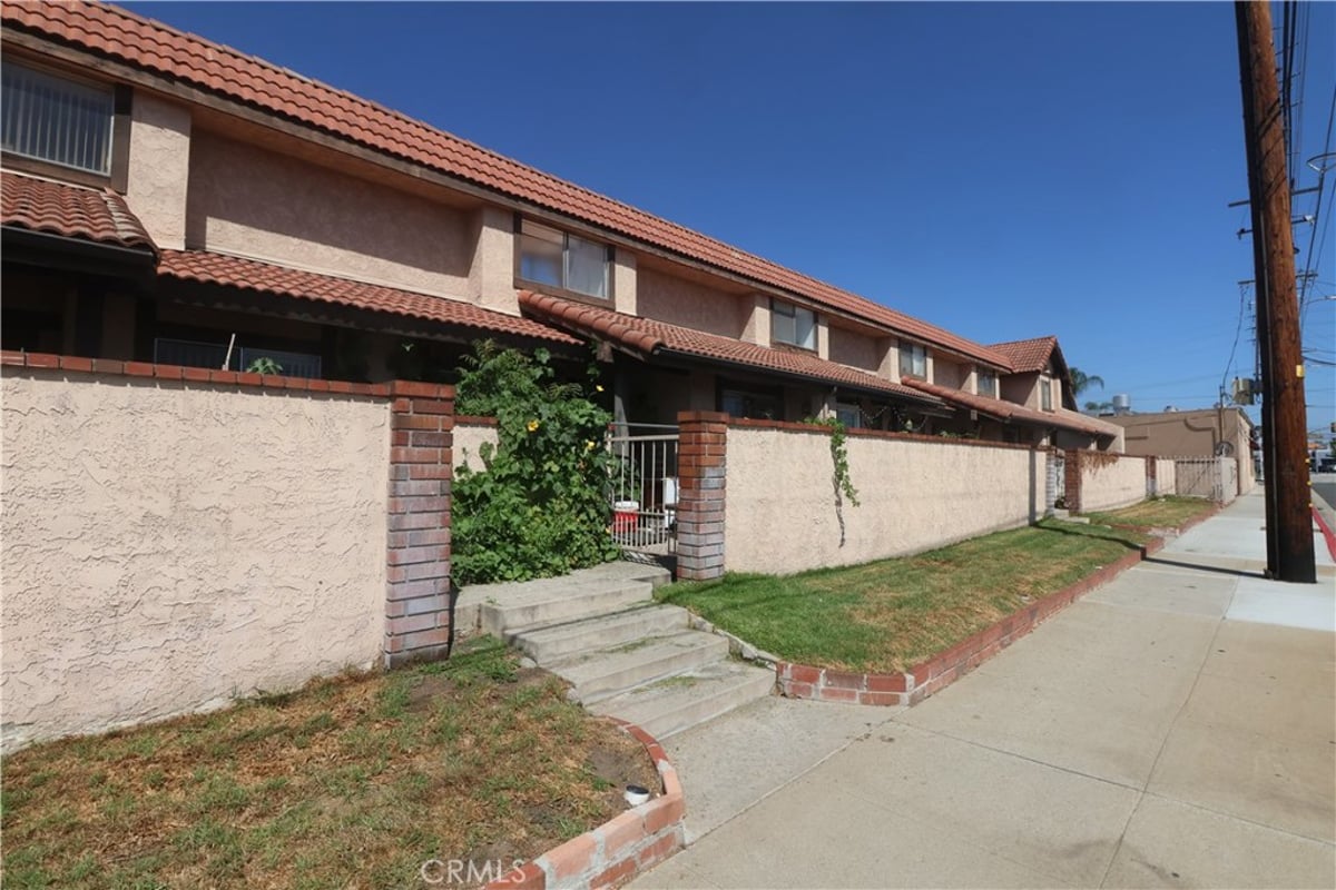 11547 LOWER AZUSA C, El Monte, CA 91732 — photo 1 of 7