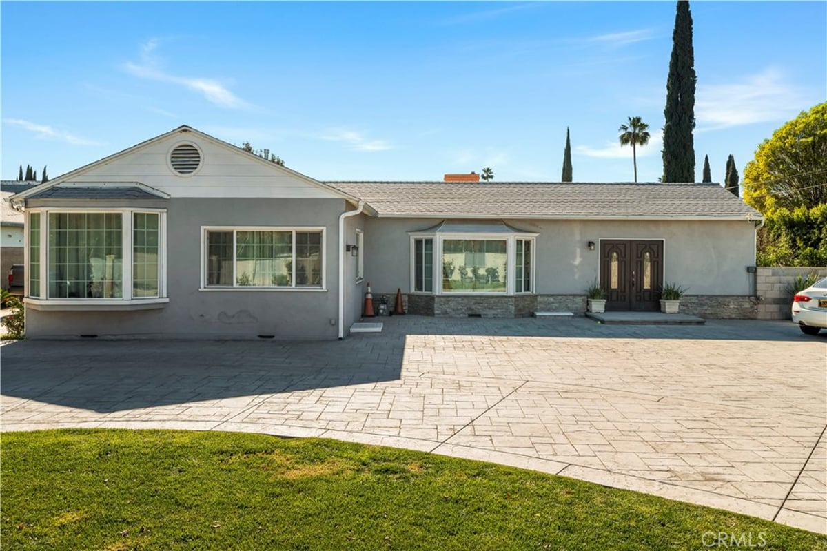 15358 Cohasset, Van Nuys, CA 91406 — photo 1 of 46
