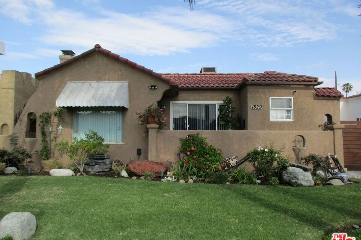 1829 W 84th Place, Los Angeles, CA 90047 — photo 1 of 36