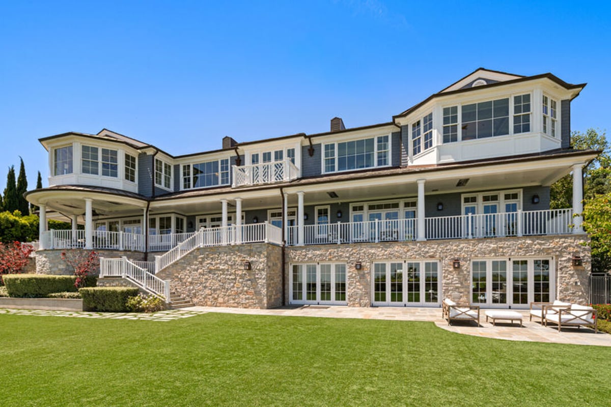 1676 Alta Mura Road, Pacific Palisades, CA 90272 — photo 1 of 47