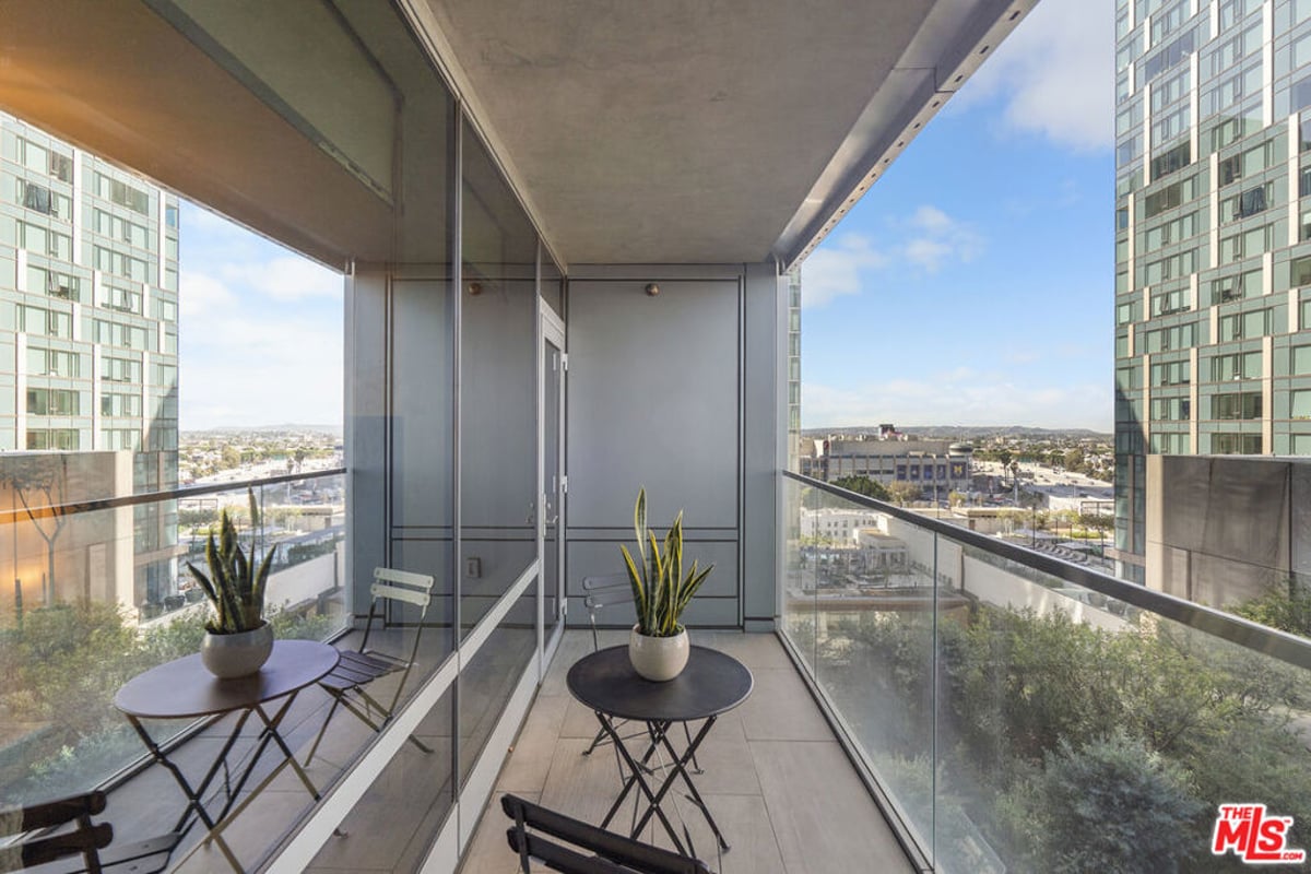 877 Francisco Street 1116, Los Angeles, CA 90017 — photo 1 of 41