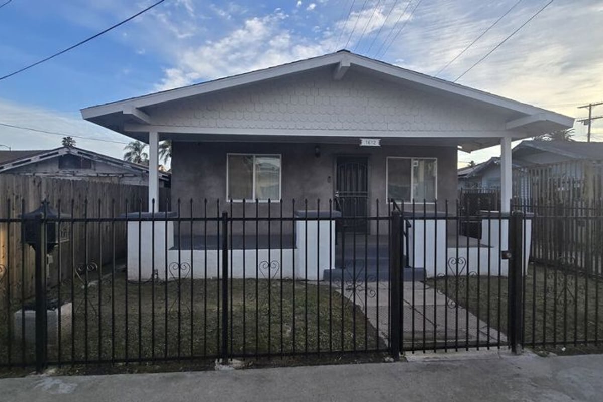 1612 W 55th Street, Los Angeles, CA 90062 — photo 1 of 14