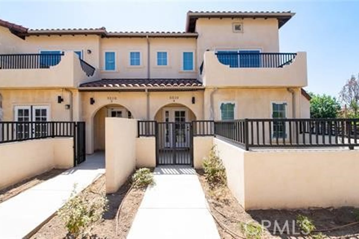 5518 E Los Angeles Avenue 2, Simi Valley, CA 93063 — photo 1 of 48