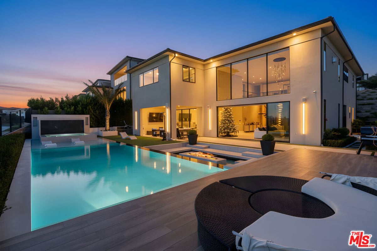 20306 W Willoughby Lane, Porter Ranch, CA 91326 — photo 1 of 40