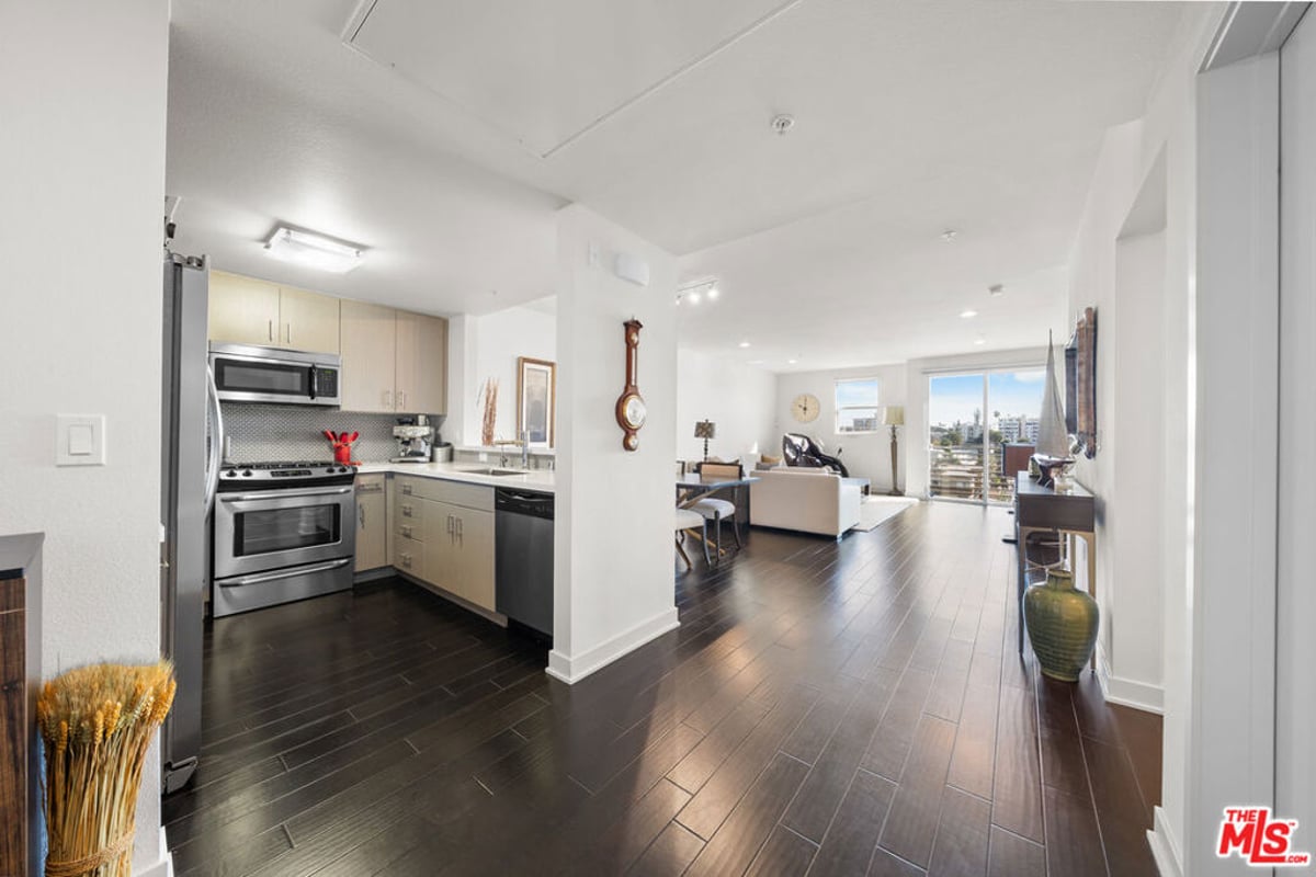 436 S Virgil Avenue PH7, Los Angeles, CA 90020 — photo 1 of 12