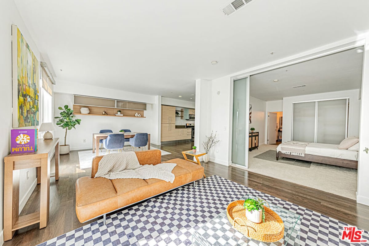 1234 Wilshire Boulevard 321, Los Angeles, CA 90017 — photo 1 of 36