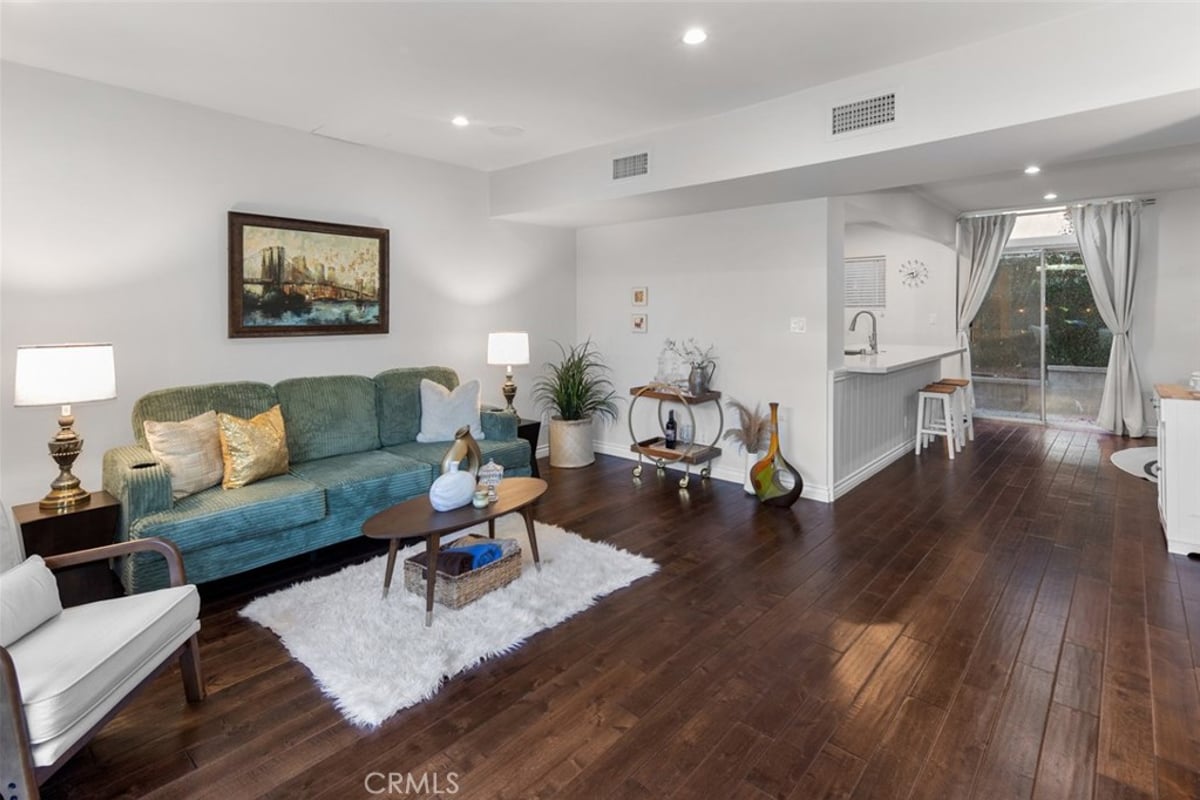 10396 Almayo Avenue 1, Los Angeles, CA 90064 — photo 1 of 29