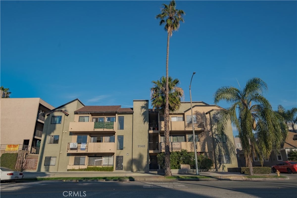 1140 Pacific Ave 20, Long Beach, CA 90813 — photo 1 of 34