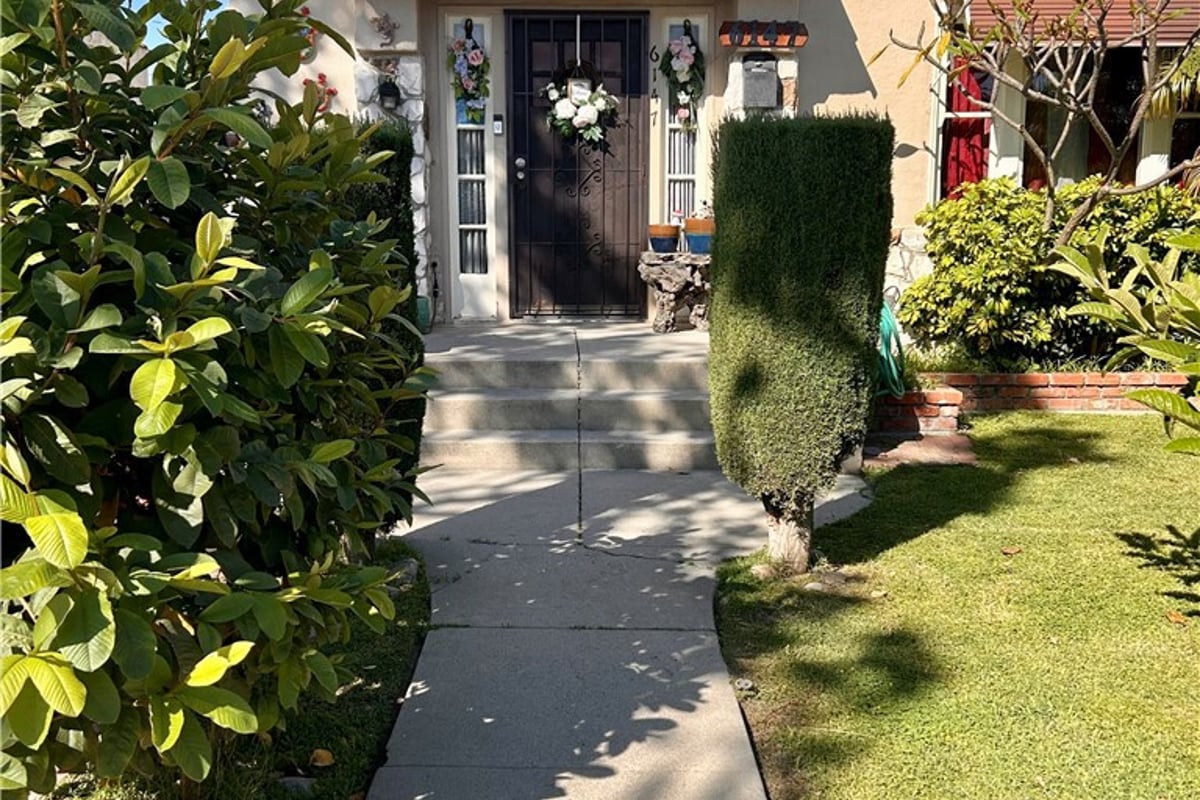 6147 Gundry, Long Beach, CA 90805 — photo 1 of 40