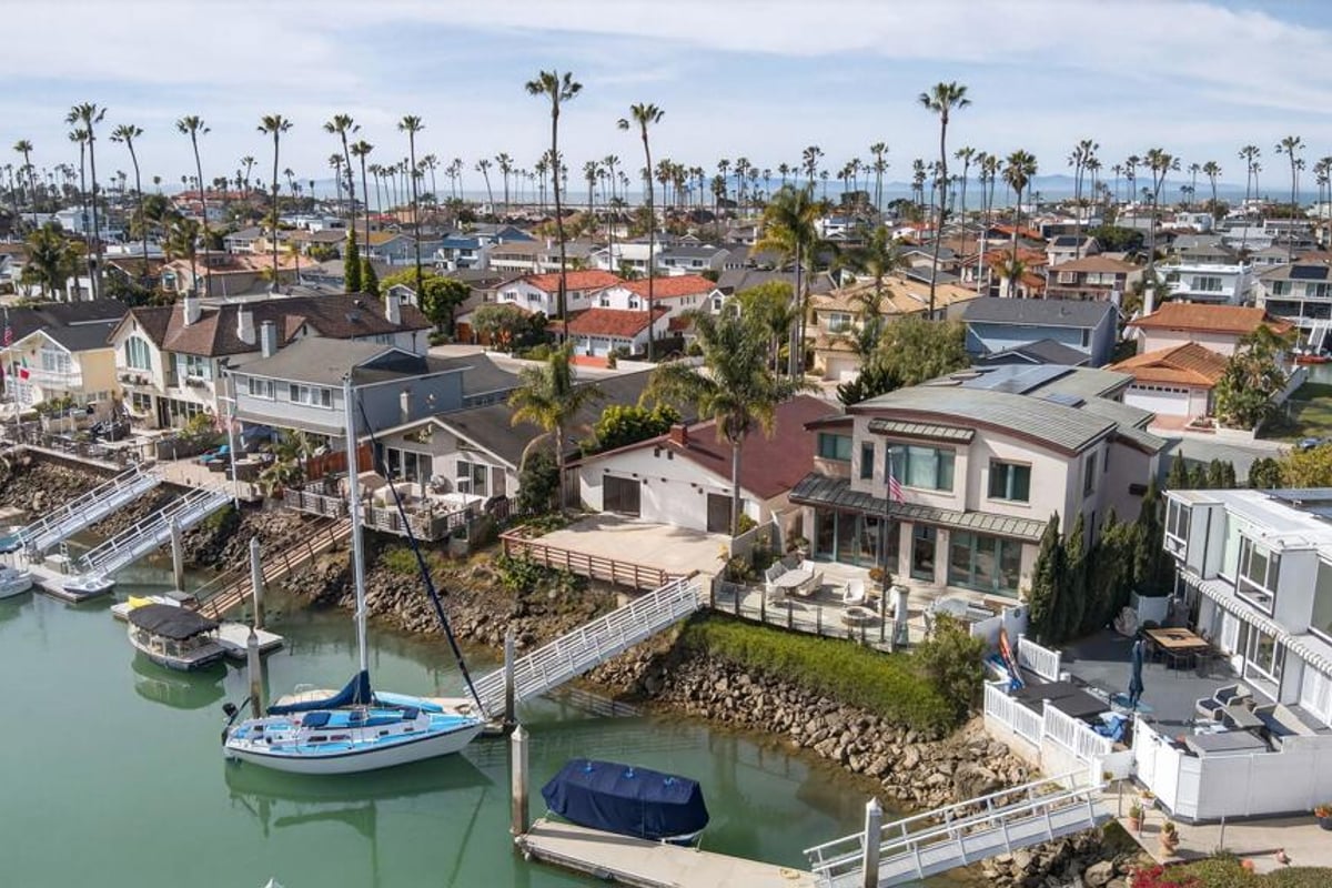 2920 Seahorse Avenue, Ventura, CA 93001 — photo 1 of 63