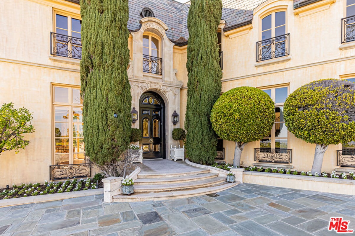 1115 La Altura Road, Beverly Hills, CA 90210 — photo 1 of 1