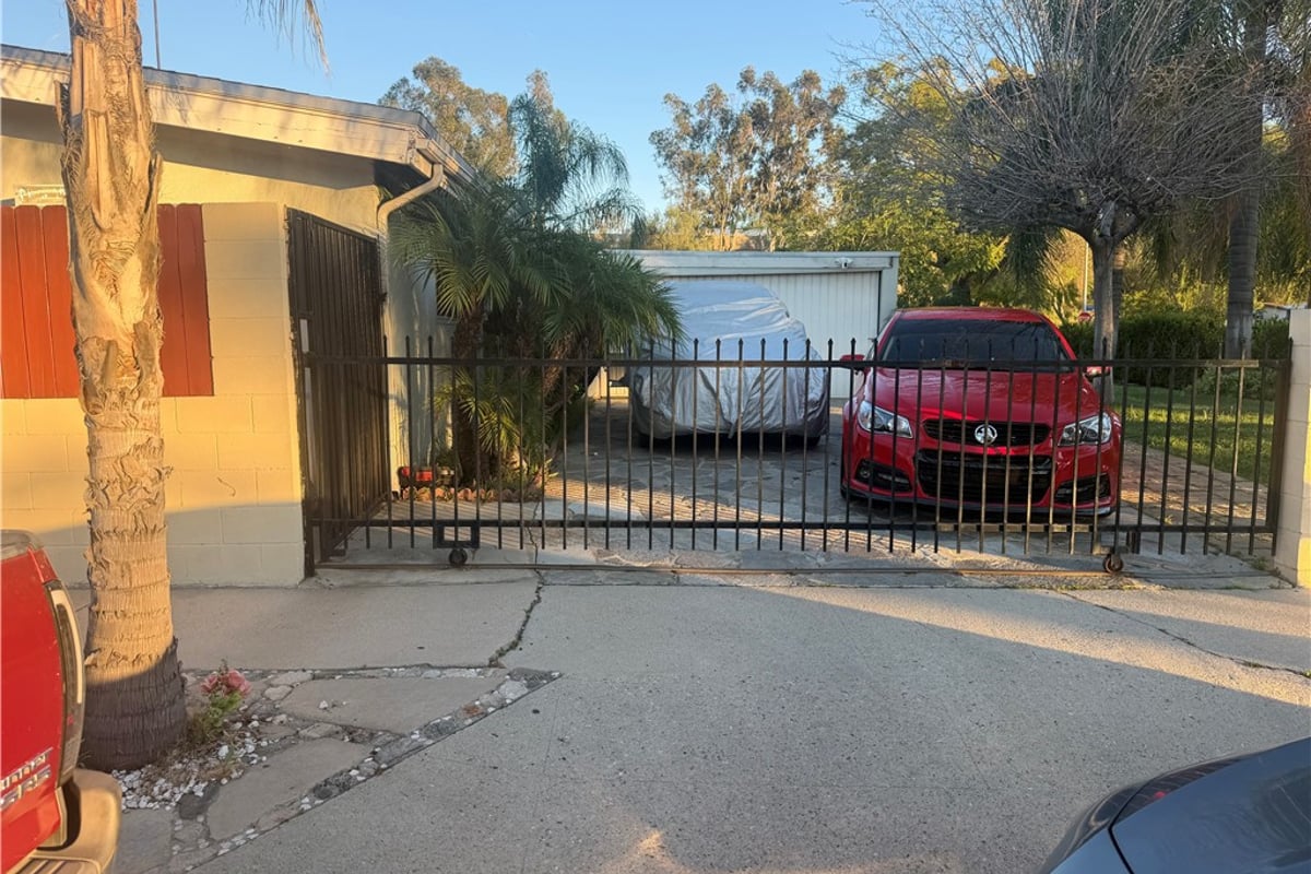 11930 Bromont, Pacoima, CA 91331 — photo 1 of 23
