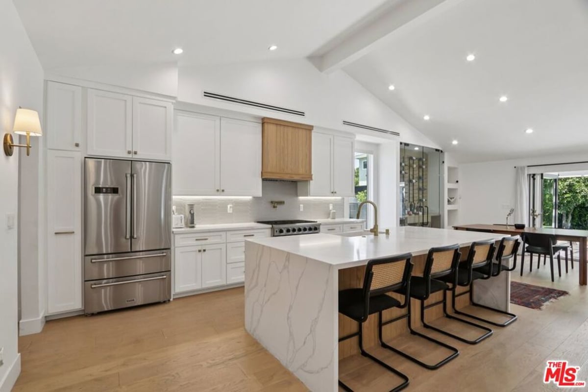 13117 Magnolia Boulevard, Sherman Oaks, CA 91423 — photo 1 of 23