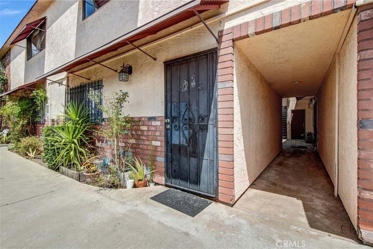 7904 Laurel Canyon 12, North Hollywood, CA 91605 — photo 1 of 26