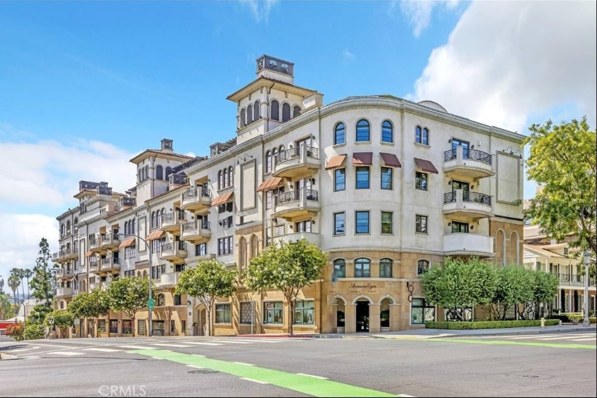 155 Cordova Street 203, Pasadena, CA 91105 — photo 1 of 57