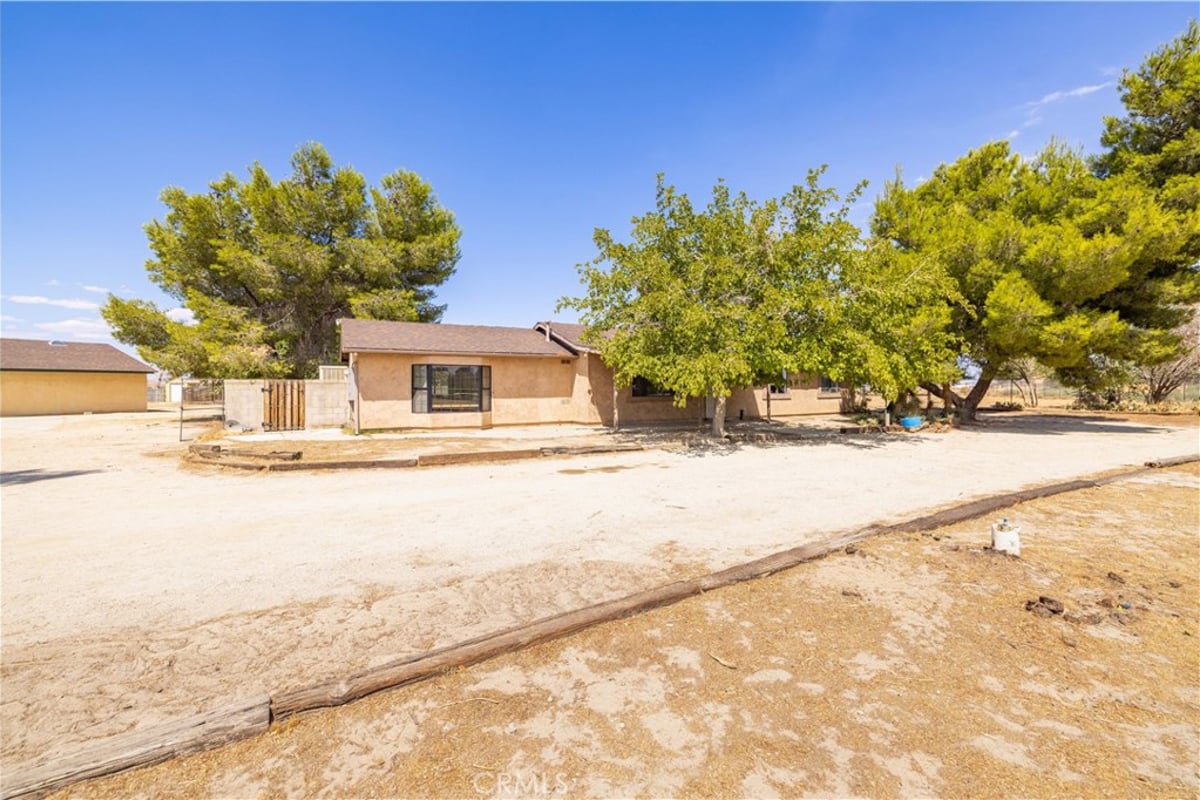 38617 95th Street E, Palmdale, CA 93591 — photo 1 of 47