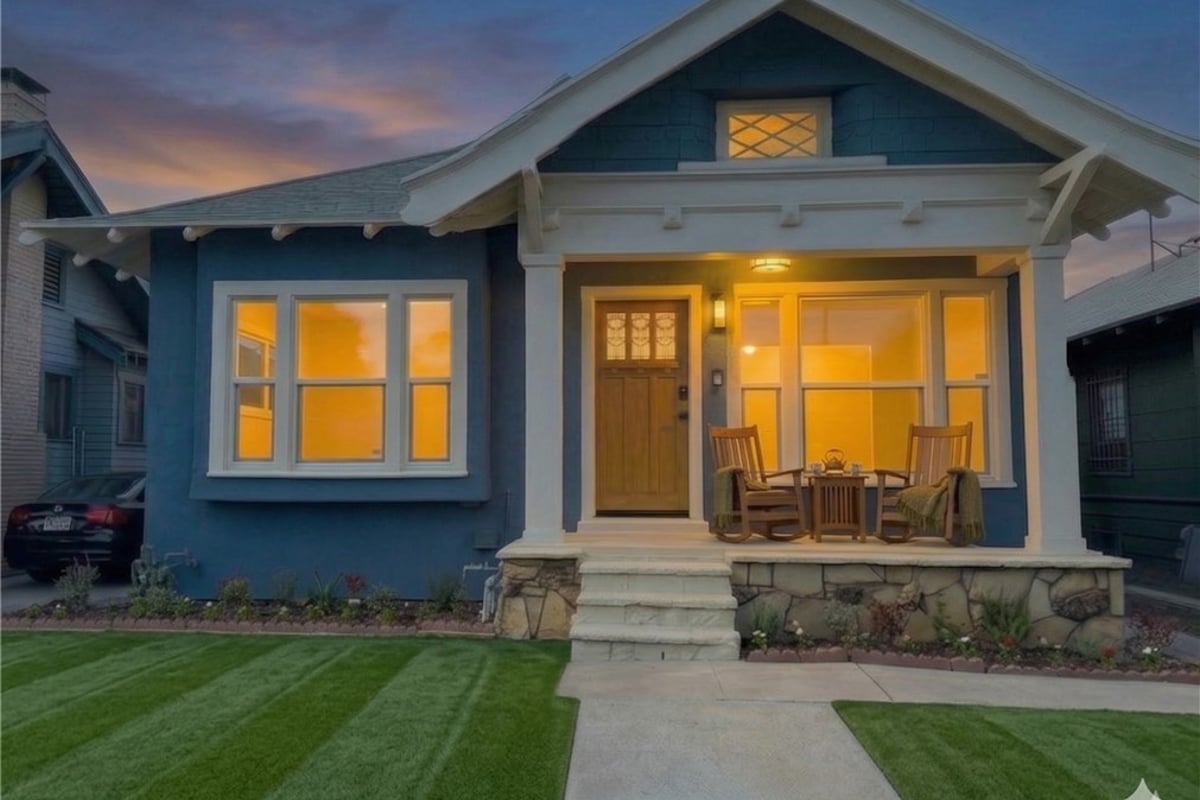2249 W 30th Street, Los Angeles, CA 90018 — photo 1 of 18