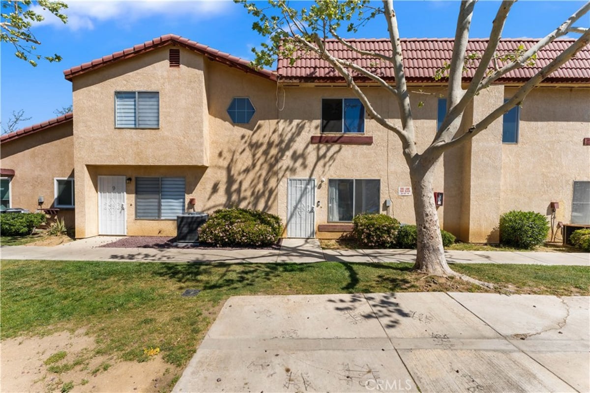 1750 E Avenue Q14, Palmdale, CA 93550 — photo 1 of 35