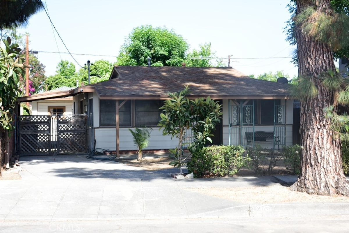 494 Avocado Avenue, Pasadena, CA 91107 — photo 1 of 23
