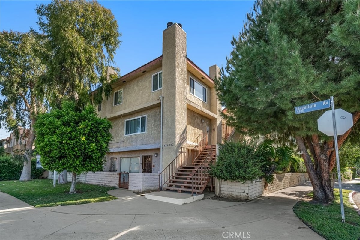 6438 Hazeltine Avenue 6, Van Nuys, CA 91401 — photo 1 of 33