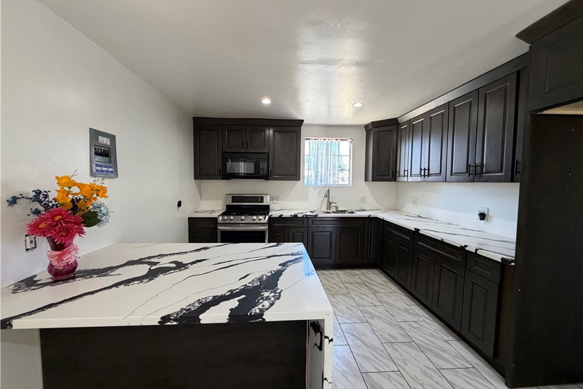 38621 Puerta, Palmdale, CA 93550 — photo 1 of 15