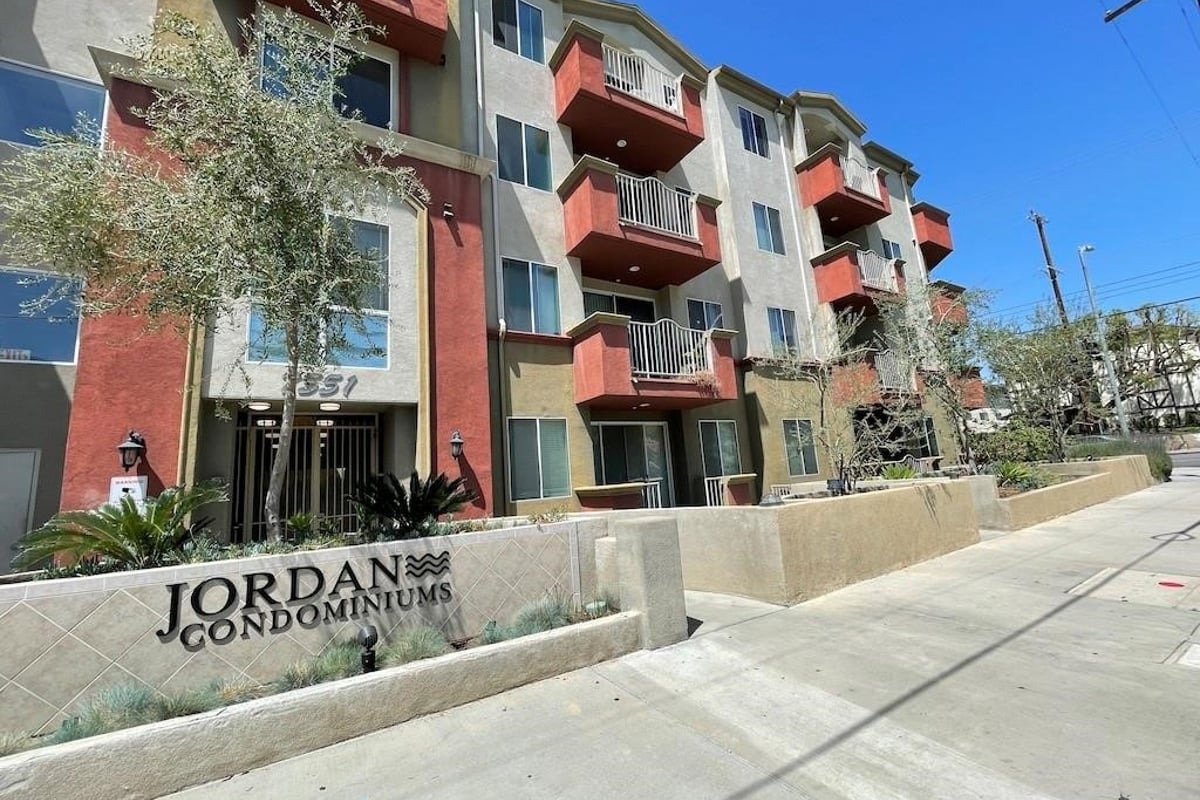 7551 Jordan 304, Canoga Park, CA 91303 — photo 1 of 16