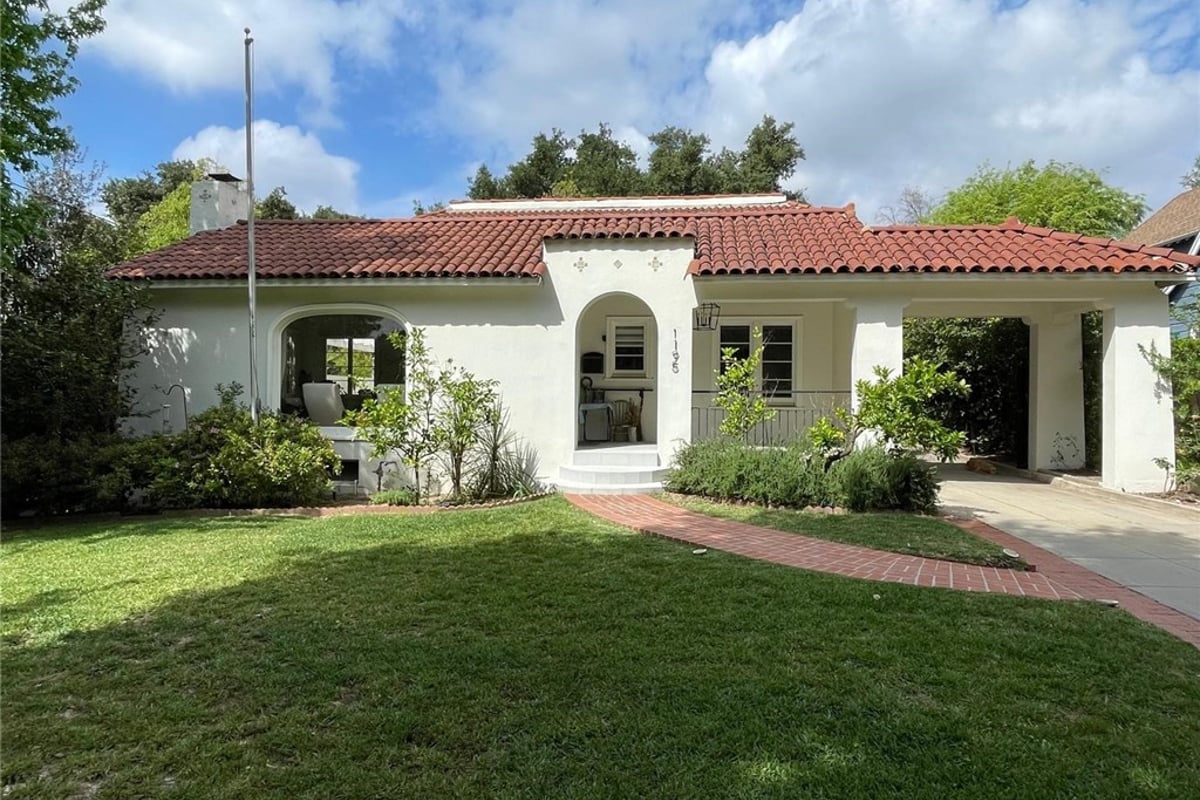 1195 N Chester Avenue, Pasadena, CA 91104 — photo 1 of 39