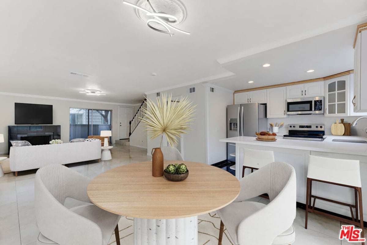 18316 Hatteras Street 21, Tarzana, CA 91356 — photo 1 of 17