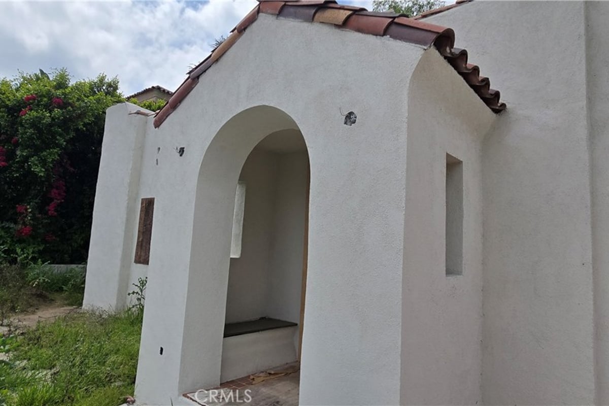 2680 Ivan Hill, Los Angeles, CA 90039 — photo 1 of 26