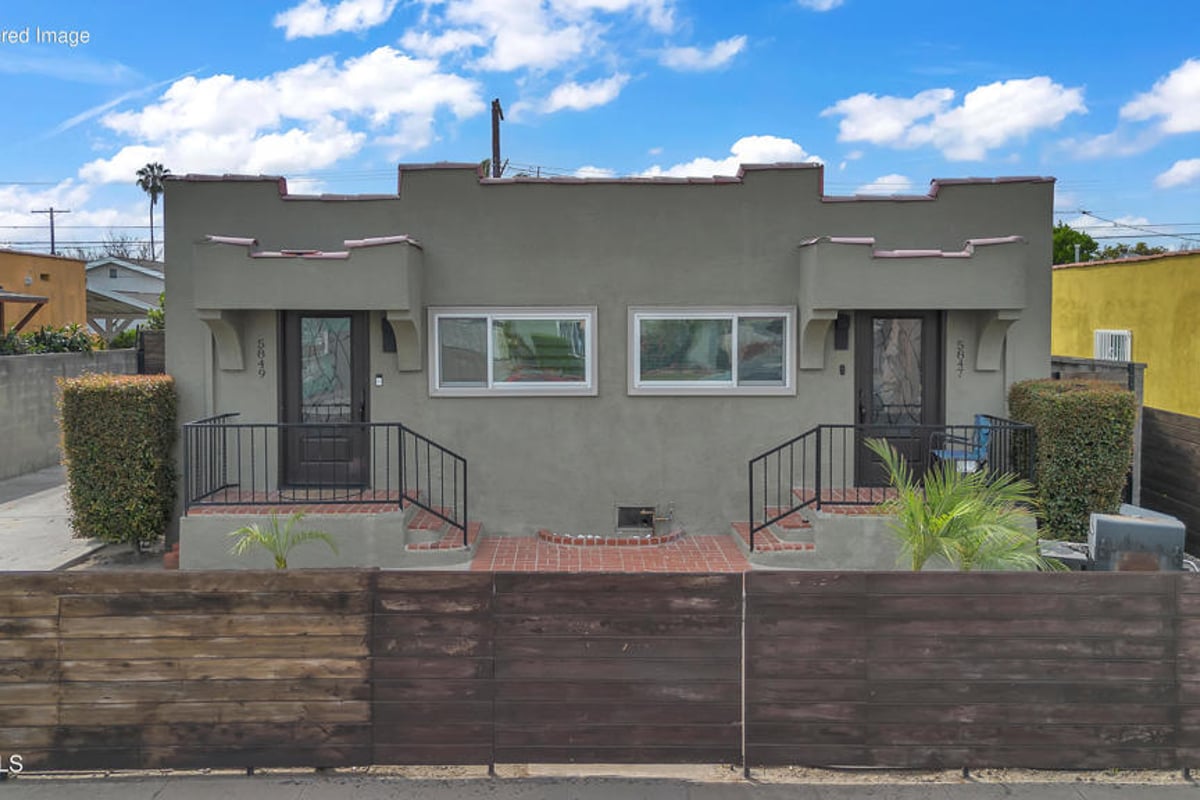 5847 S Wilton Place 5849, Los Angeles, CA 90047 — photo 1 of 43