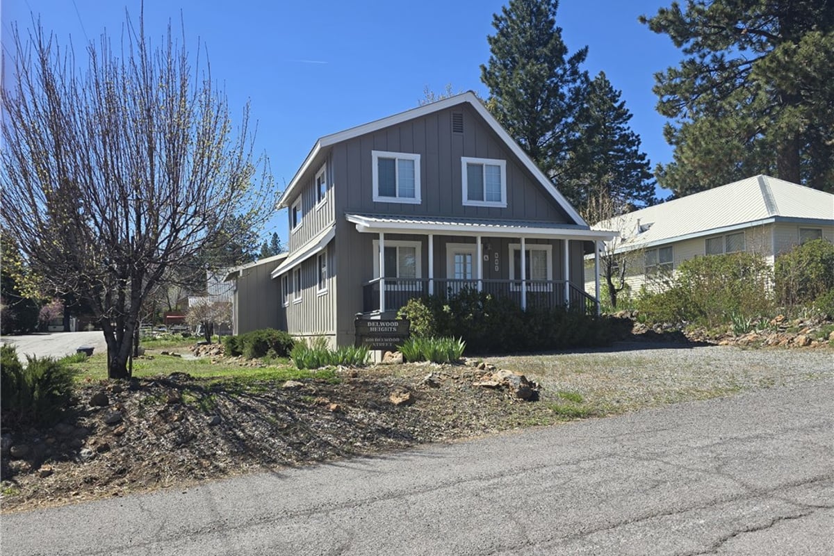 601 Delwood, Westwood, CA 96137 — photo 1 of 32